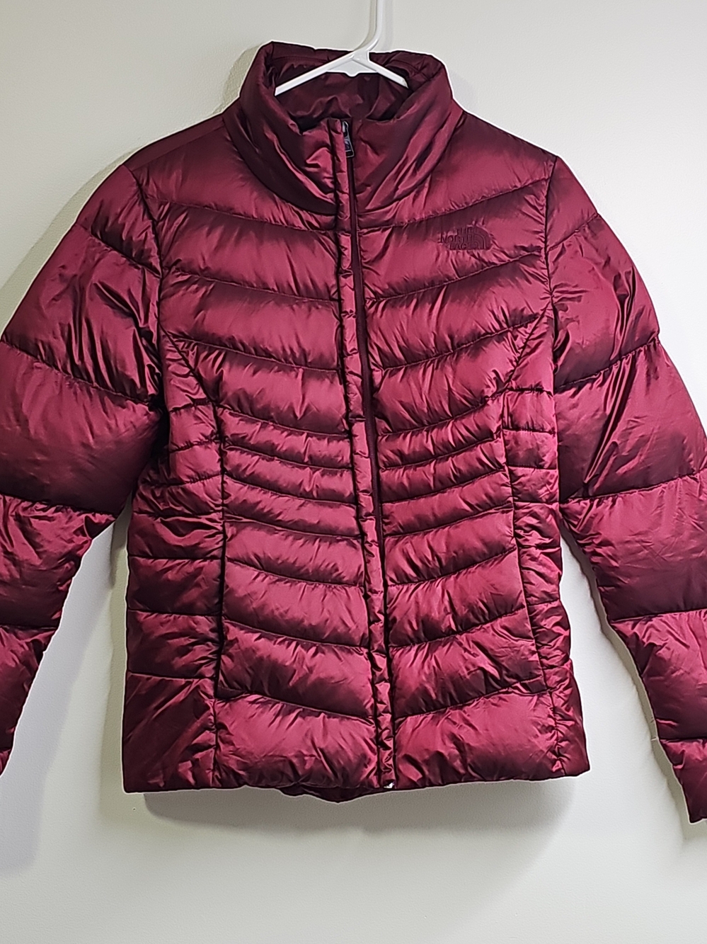 The North Face Women's Quilted Puffer Jacket - Burgundy